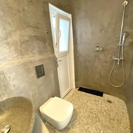 Lefteris Hotel 2*