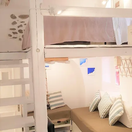 Lefteris מלון 2*